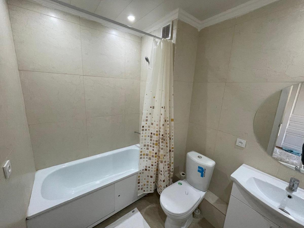 Apartment In อัลมาตี ภายนอก รูปภาพ