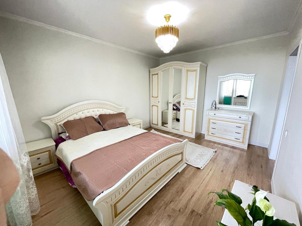 Apartment In อัลมาตี ภายนอก รูปภาพ