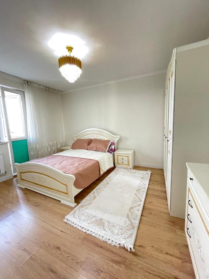 Apartment In อัลมาตี ภายนอก รูปภาพ